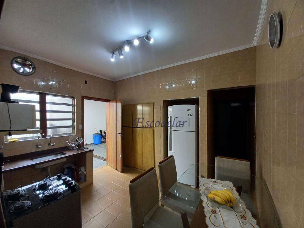 Casa à venda com 4 quartos, 180m² - Foto 11