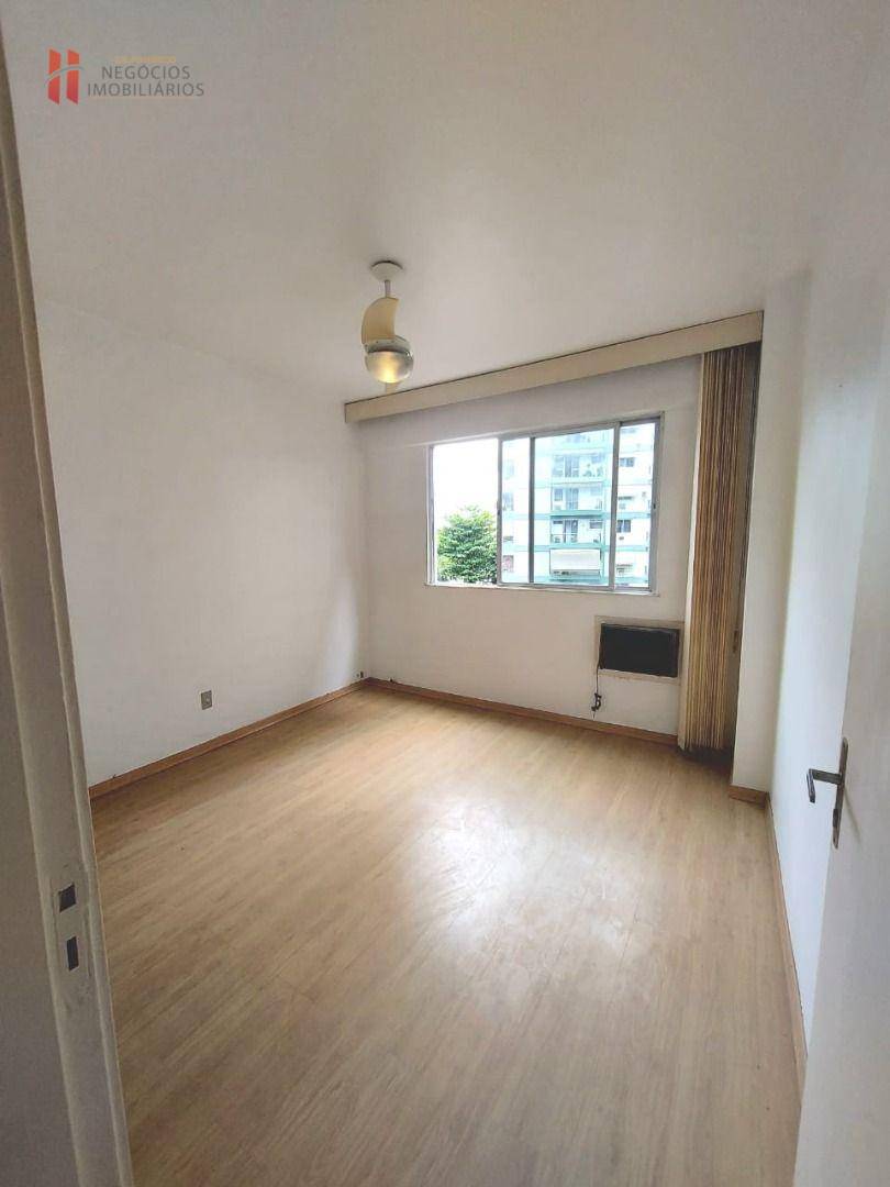 Apartamento à venda com 2 quartos, 68m² - Foto 9