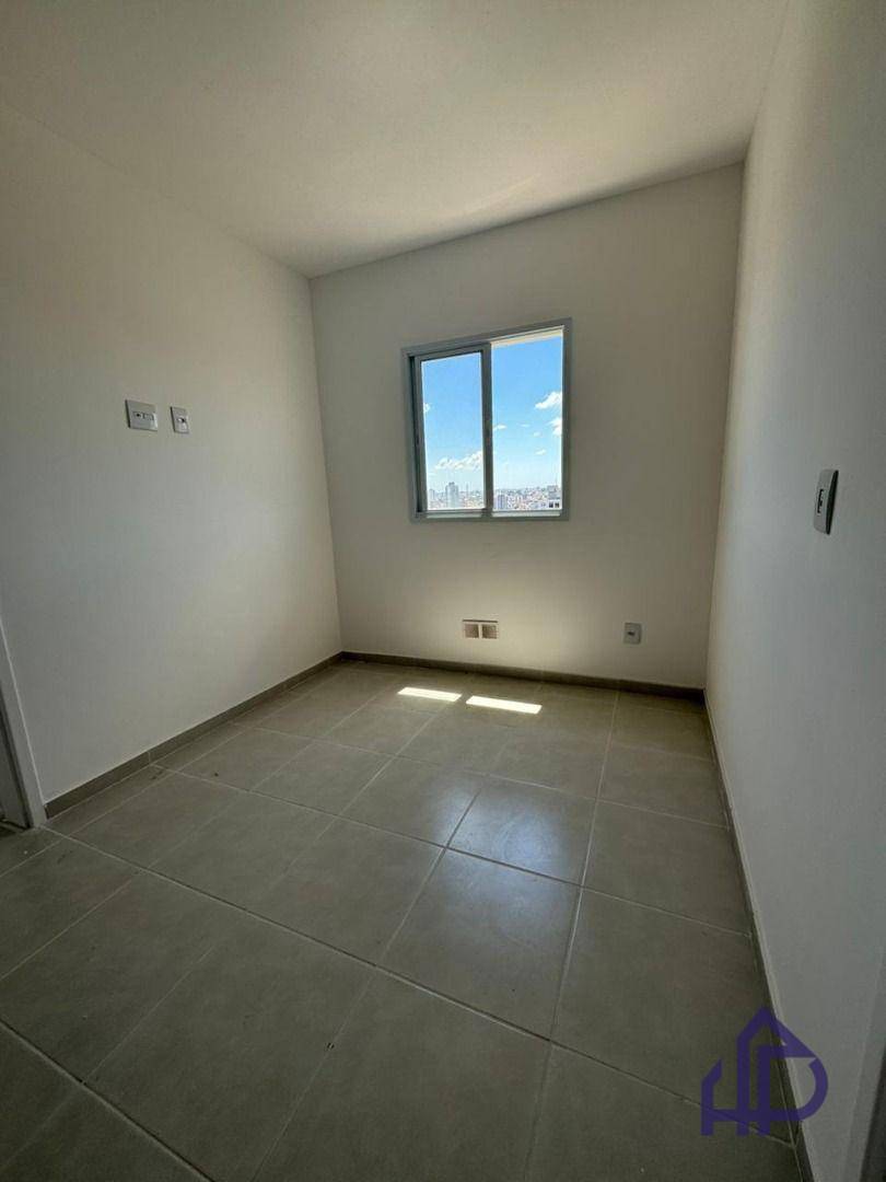 Apartamento para alugar com 2 quartos, 32m² - Foto 12