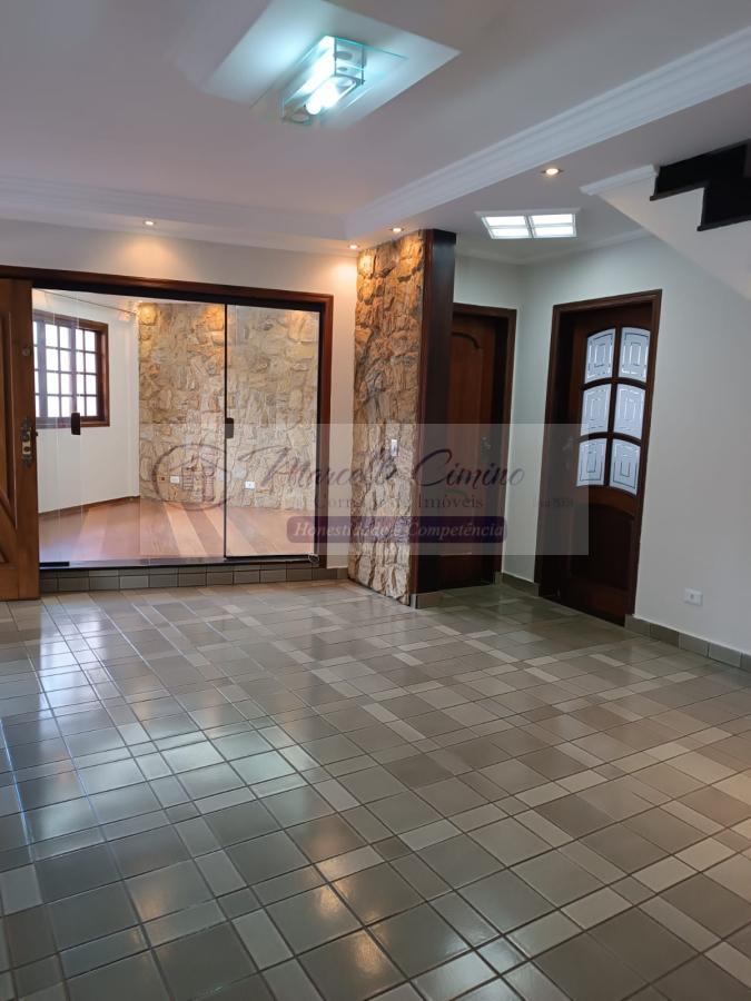 Sobrado à venda com 3 quartos, 180m² - Foto 1