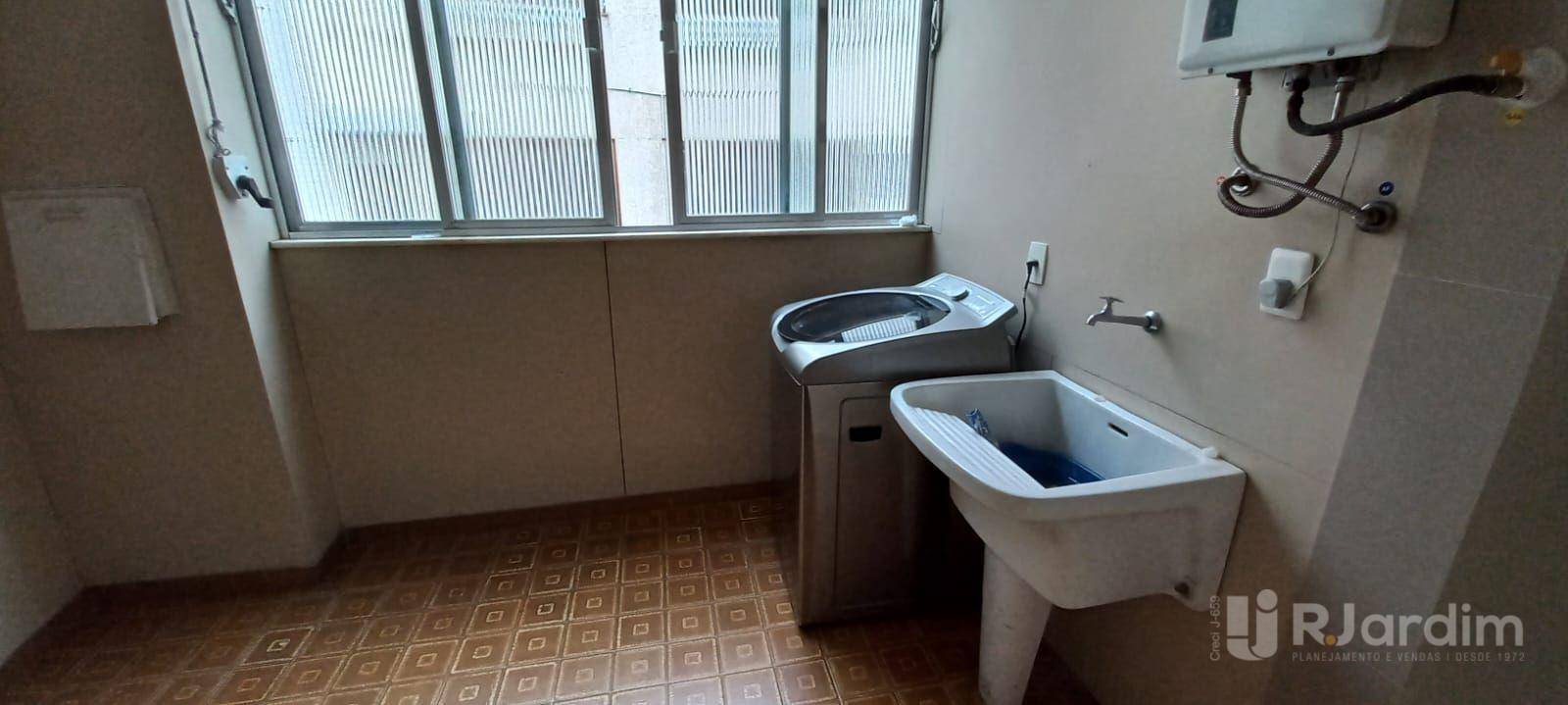 Cobertura para alugar com 3 quartos, 300m² - Foto 17