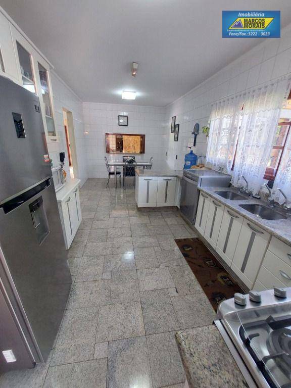 Casa de Condomínio para alugar com 4 quartos, 438m² - Foto 17