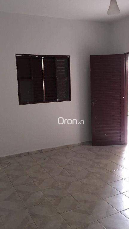 Casa à venda com 2 quartos, 200m² - Foto 3