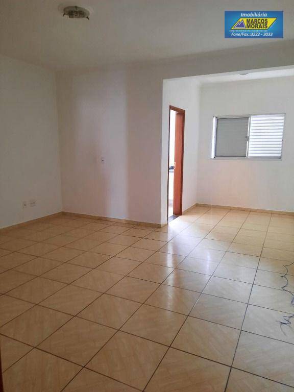 Casa à venda com 4 quartos, 300m² - Foto 47