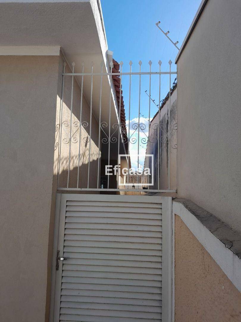 Casa à venda com 3 quartos, 120m² - Foto 2