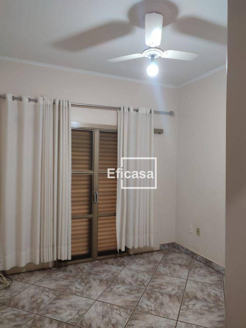 Casa à venda com 3 quartos, 200m² - Foto 5