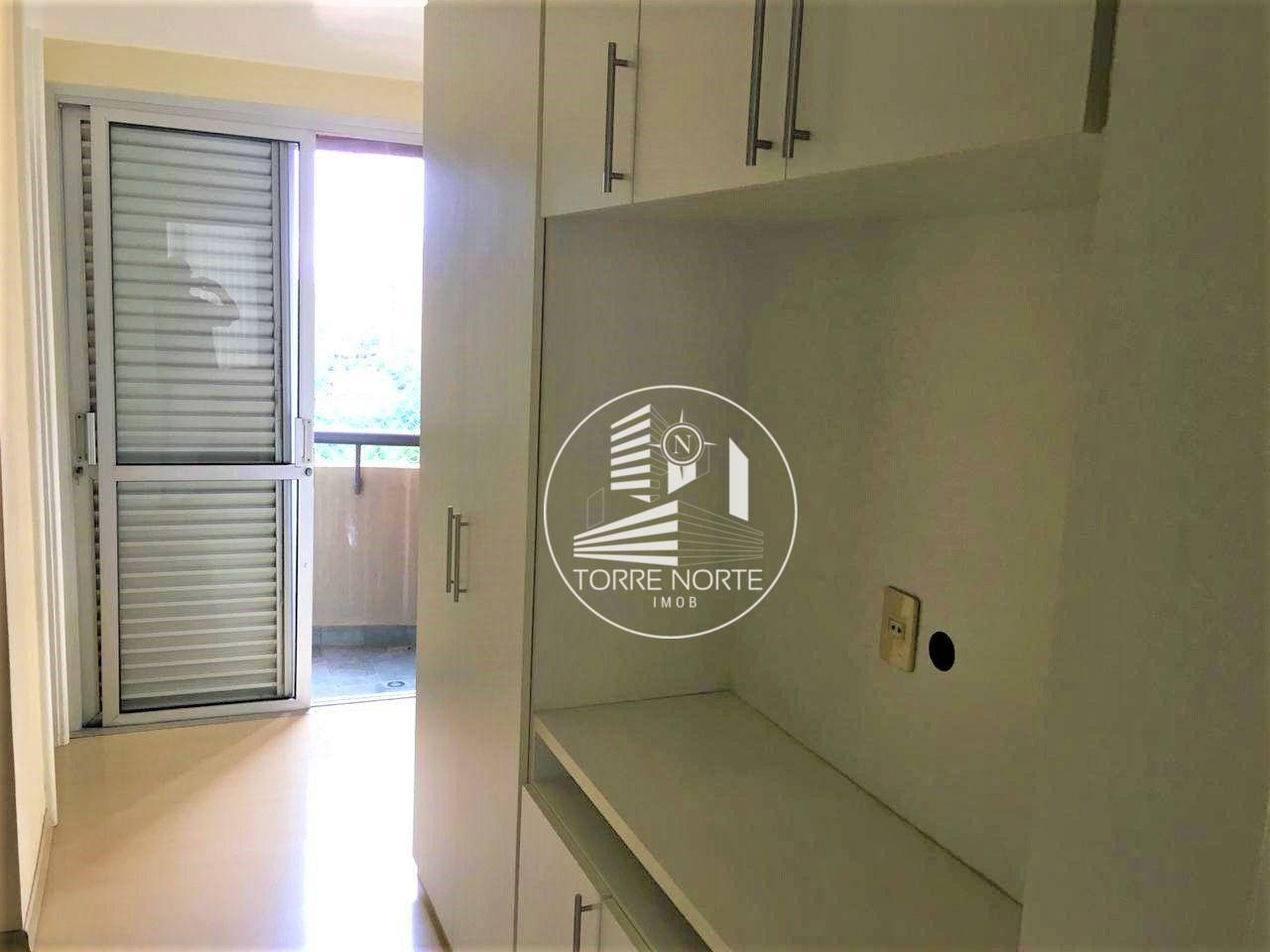 Apartamento à venda com 4 quartos, 220m² - Foto 12