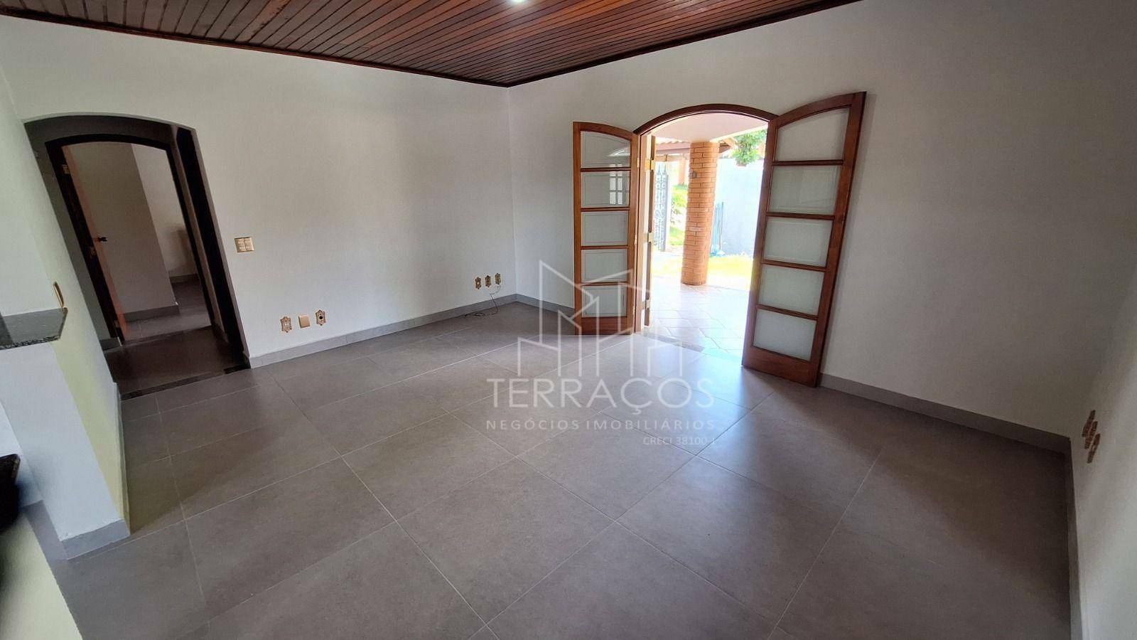 Casa de Condomínio à venda com 3 quartos, 250m² - Foto 3