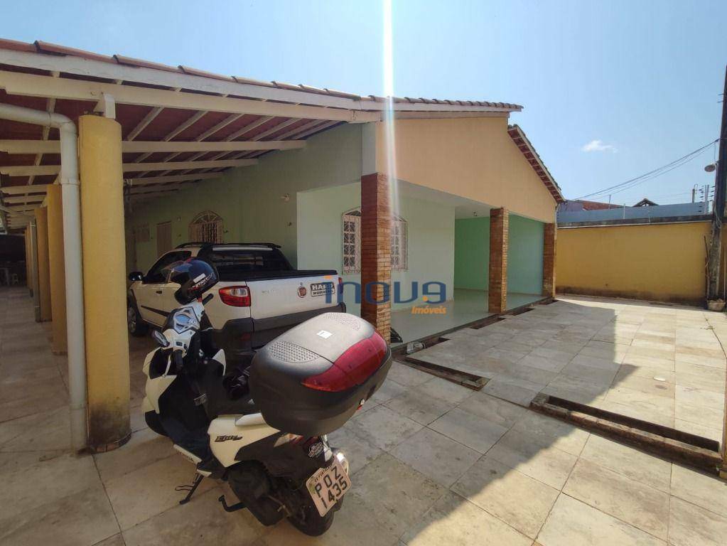 Casa à venda com 4 quartos, 224m² - Foto 2