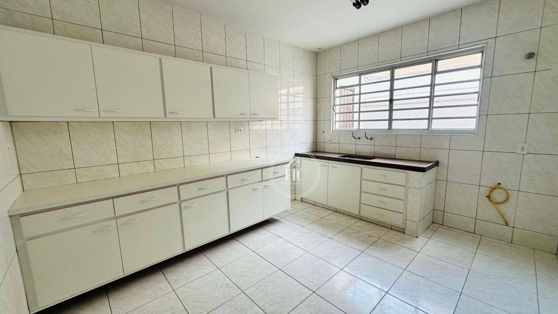 Casa de Condomínio para alugar com 3 quartos, 207m² - Foto 4