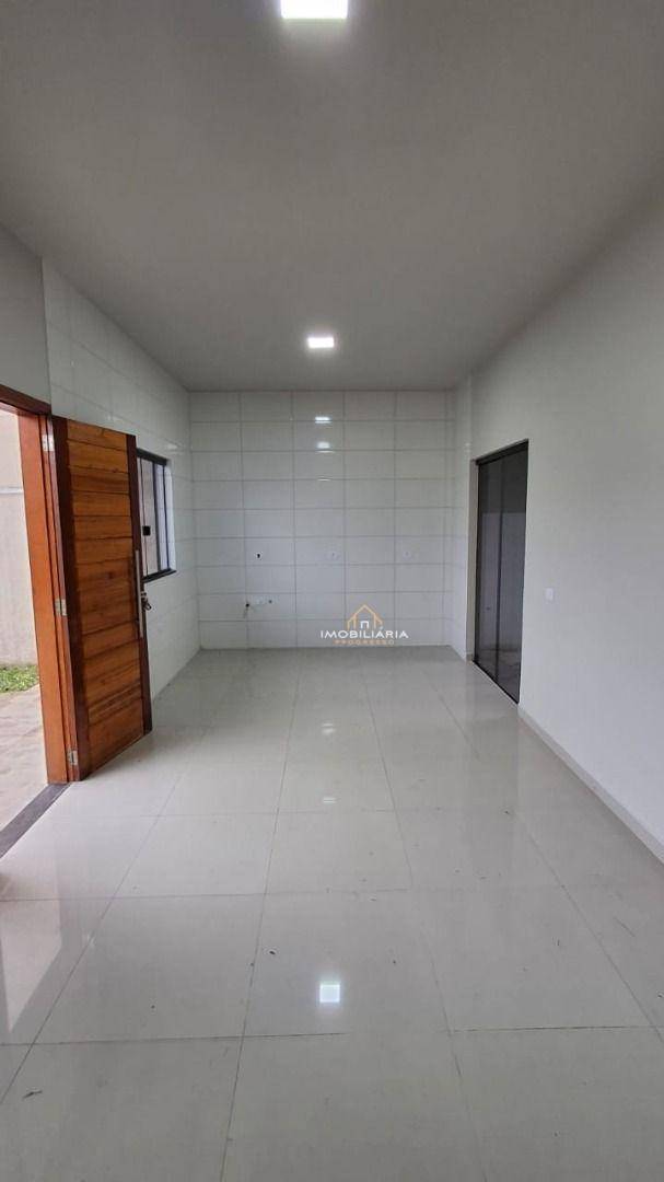 Casa à venda com 3 quartos, 72m² - Foto 5