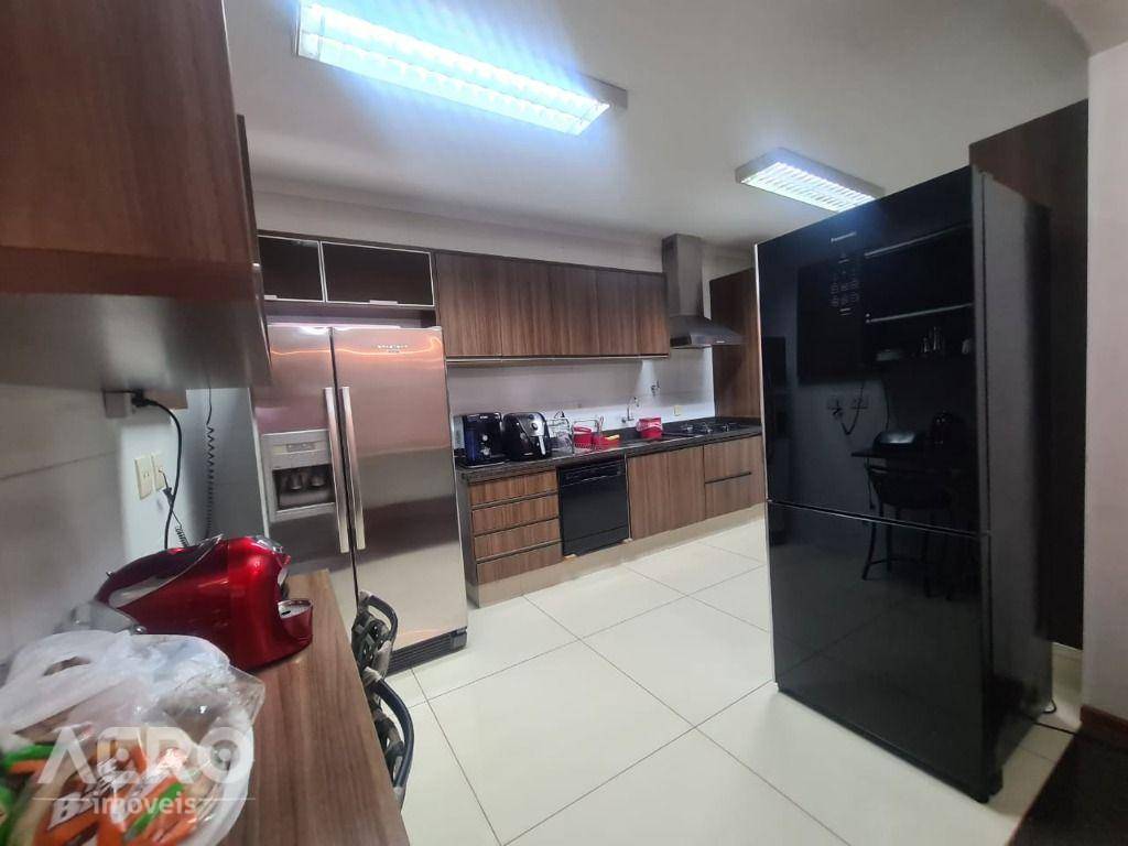 Apartamento à venda com 3 quartos, 140m² - Foto 26