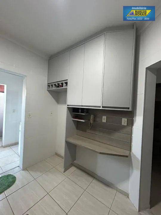 Casa de Condomínio para alugar com 3 quartos, 130m² - Foto 8