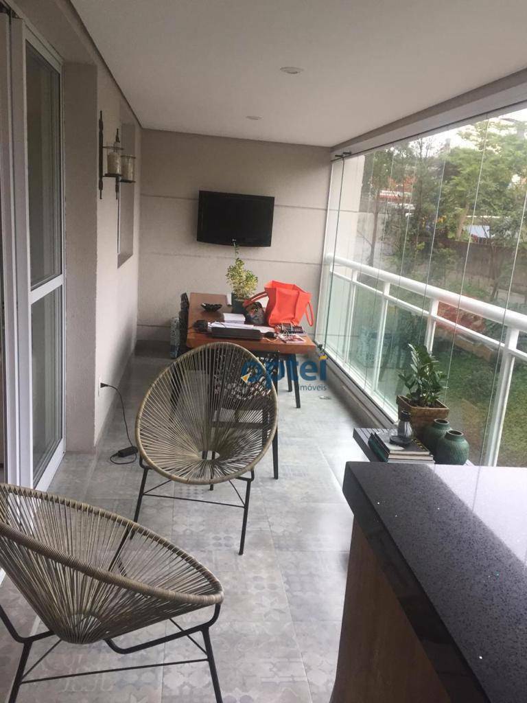 Apartamento à venda com 3 quartos, 137m² - Foto 2