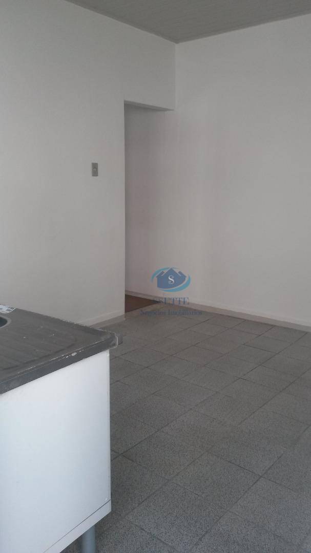 Casa para alugar com 1 quarto, 33m² - Foto 3