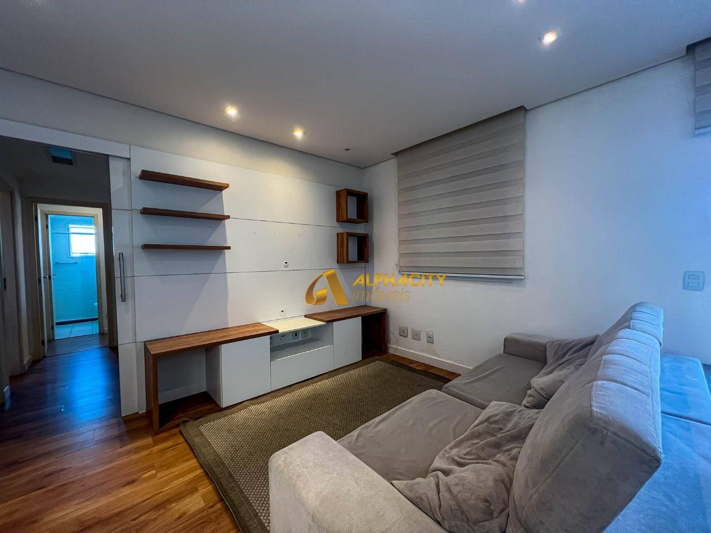 Apartamento à venda com 3 quartos, 105m² - Foto 1