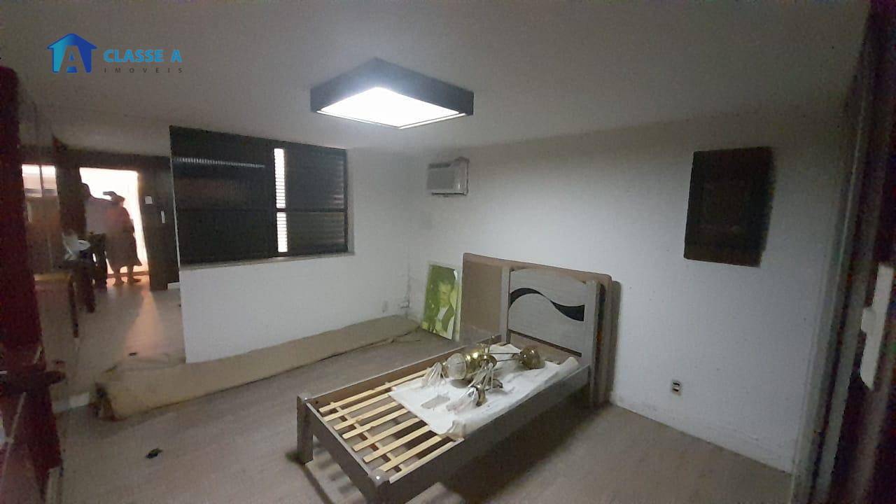 Casa à venda com 3 quartos, 200m² - Foto 3