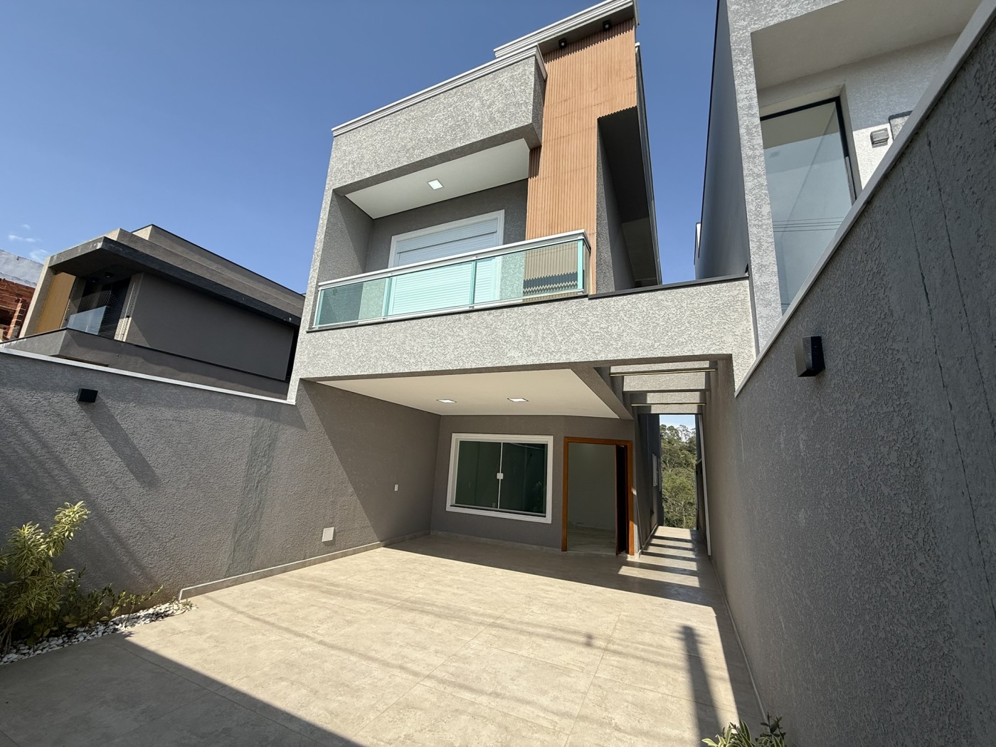 Casa, 3 quartos, 202 m² - Foto 1