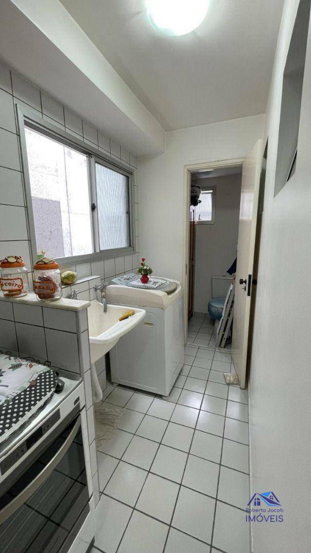 Apartamento à venda com 3 quartos, 74m² - Foto 4