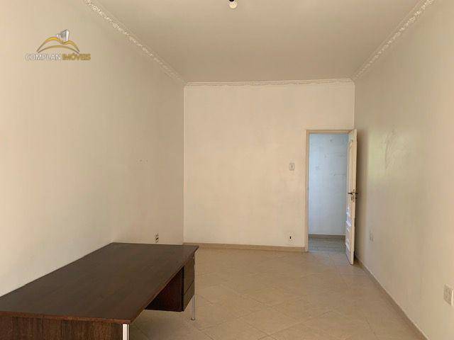 Casa à venda com 3 quartos, 600m² - Foto 14