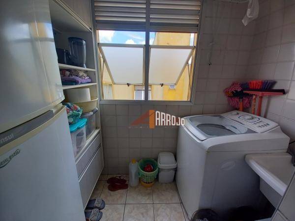 Apartamento à venda com 2 quartos, 53m² - Foto 3