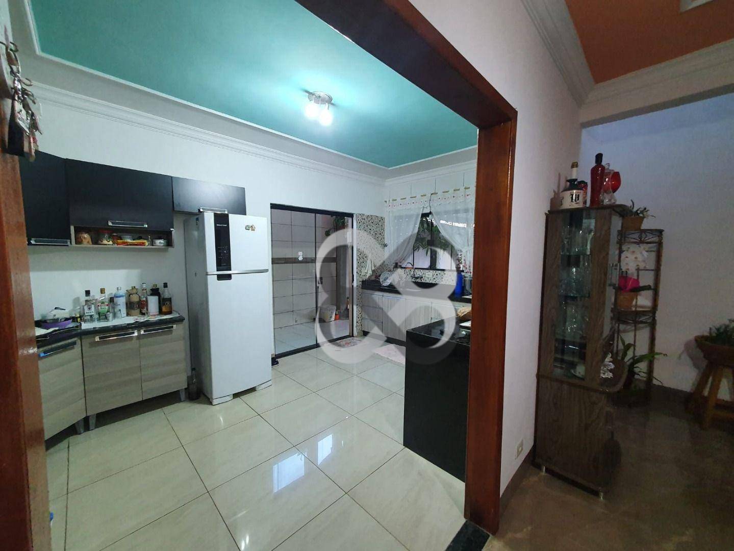 Casa à venda com 3 quartos, 190m² - Foto 8