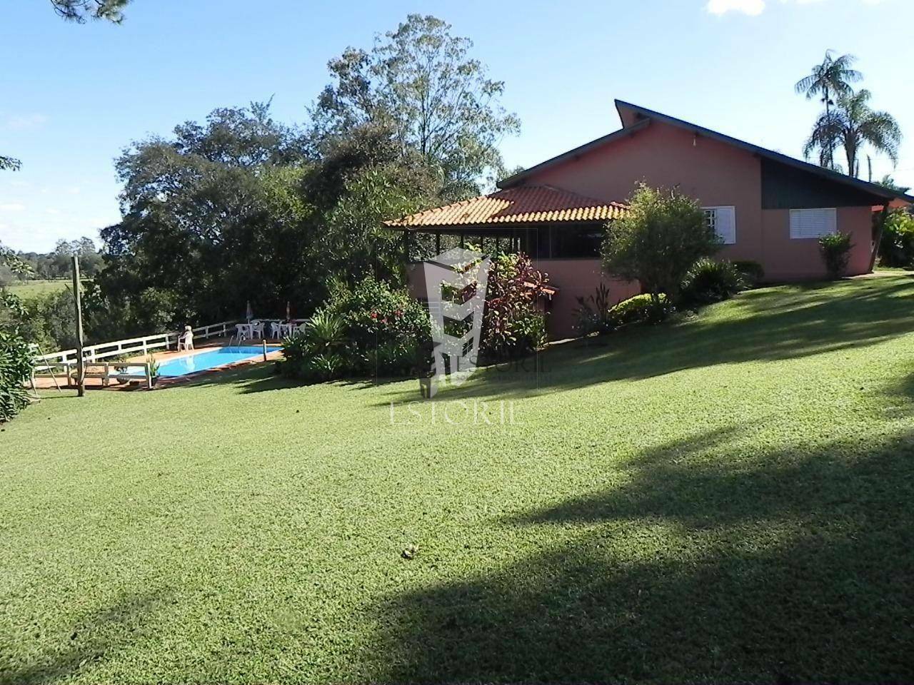 Sítio à venda com 5 quartos, 300m² - Foto 1