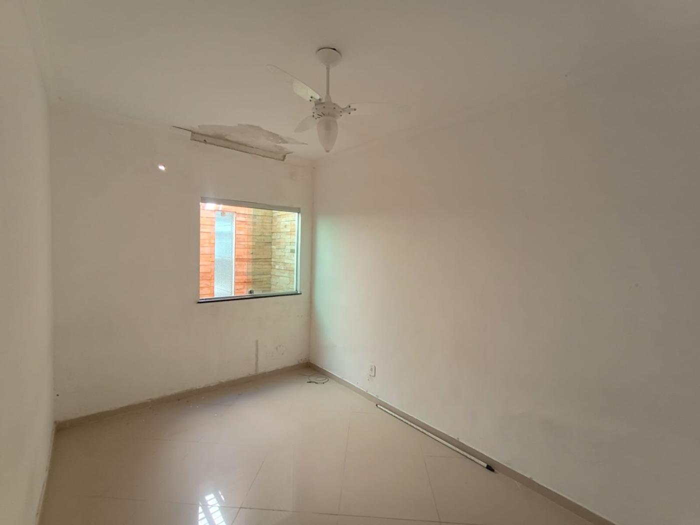 Casa para alugar com 4 quartos, 200m² - Foto 13