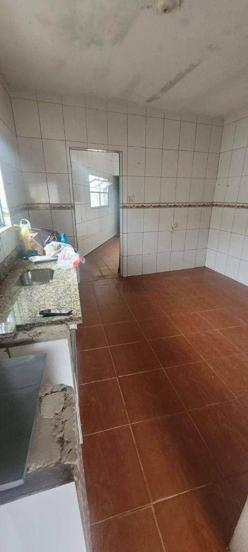 Casa à venda com 2 quartos, 69m² - Foto 9