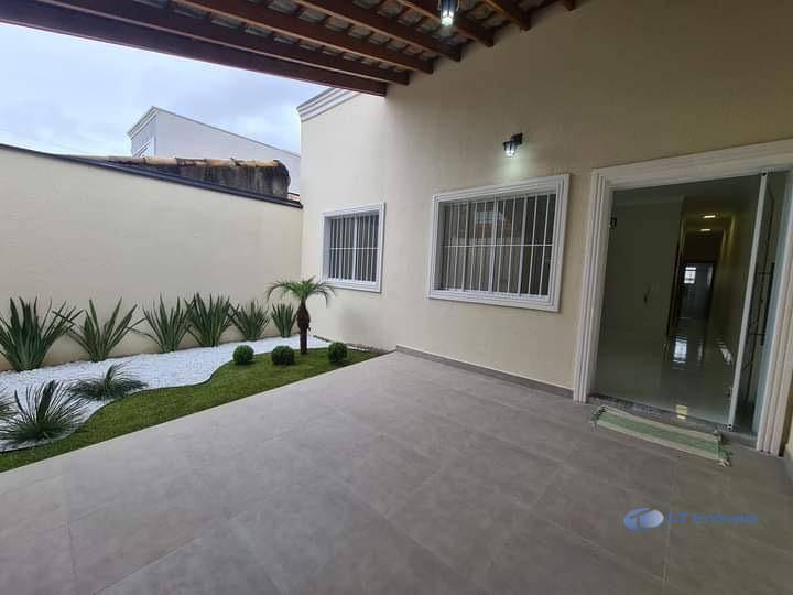 Casa à venda com 3 quartos, 161m² - Foto 1