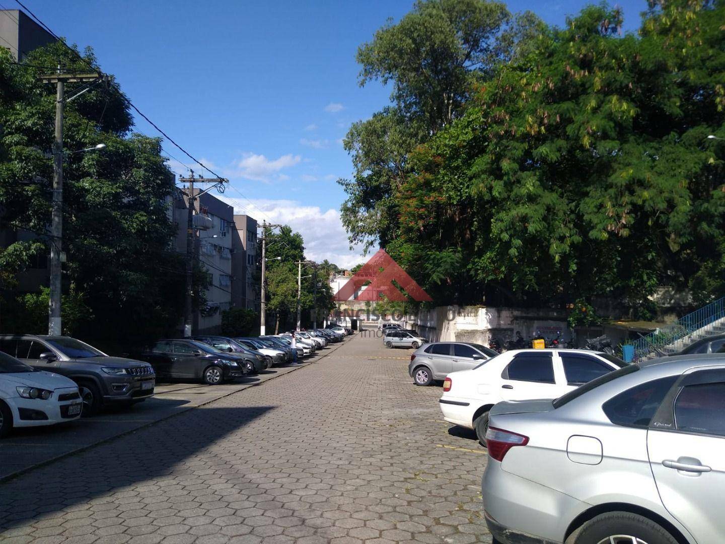 Apartamento à venda com 2 quartos, 75m² - Foto 1