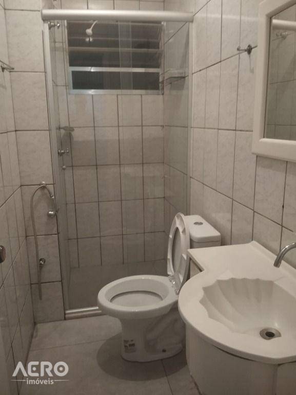 Apartamento à venda com 2 quartos, 67m² - Foto 4