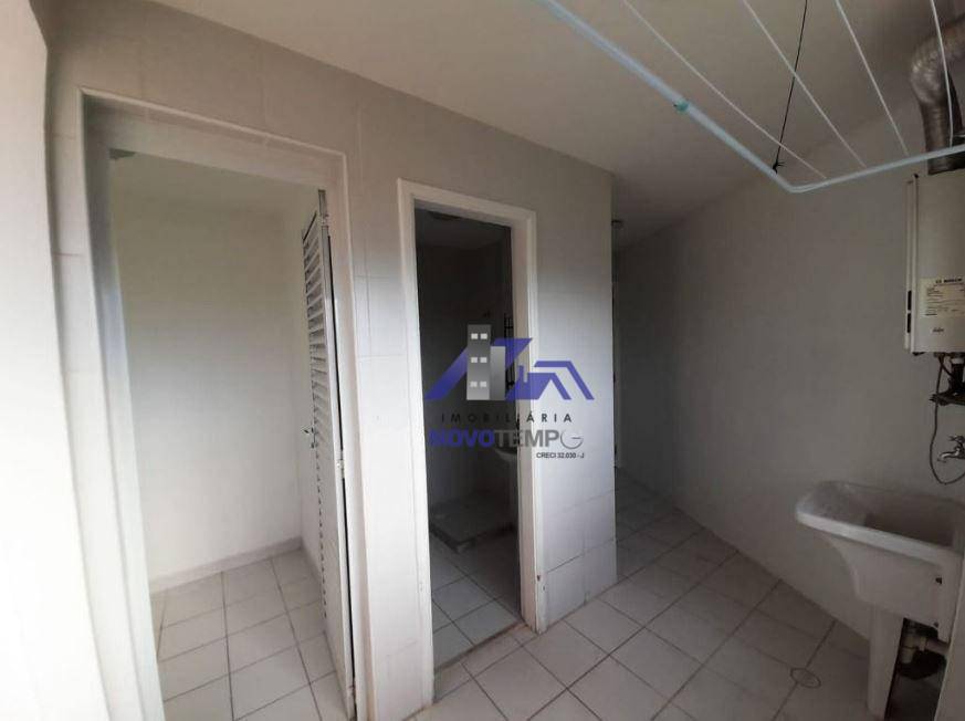 Apartamento para alugar com 3 quartos, 196m² - Foto 4