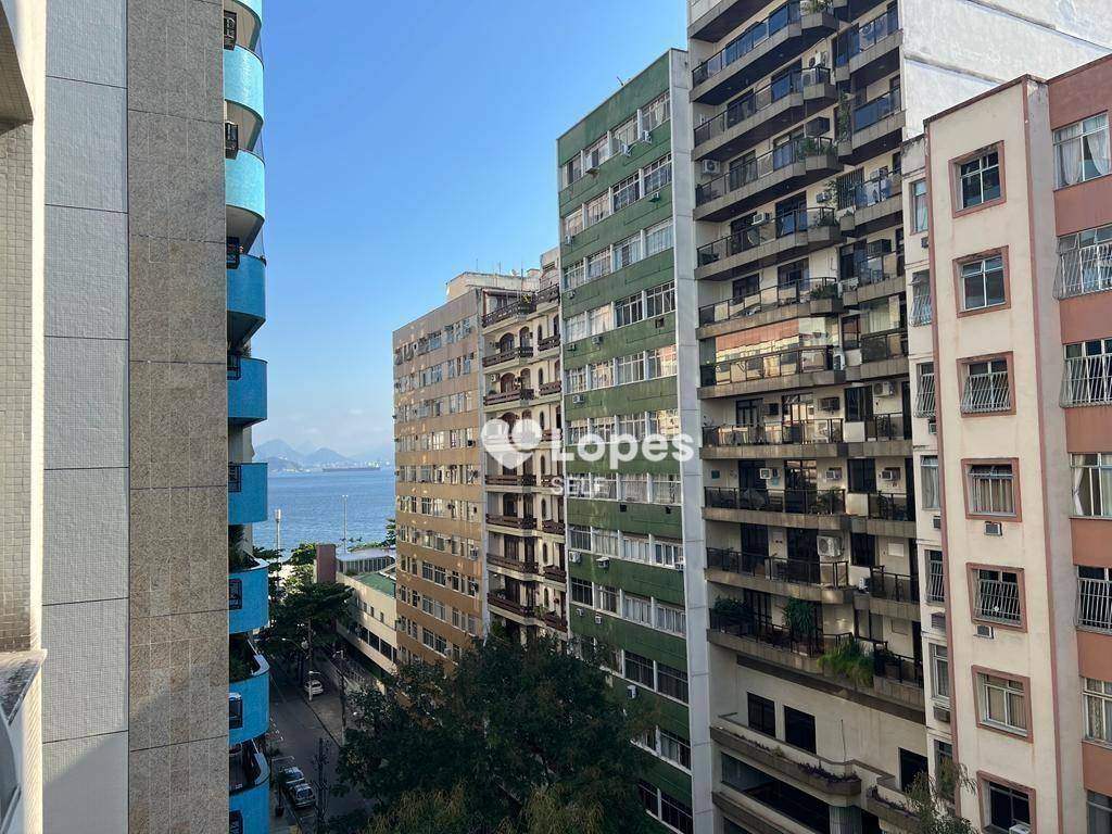 Apartamento à venda com 3 quartos, 147m² - Foto 1