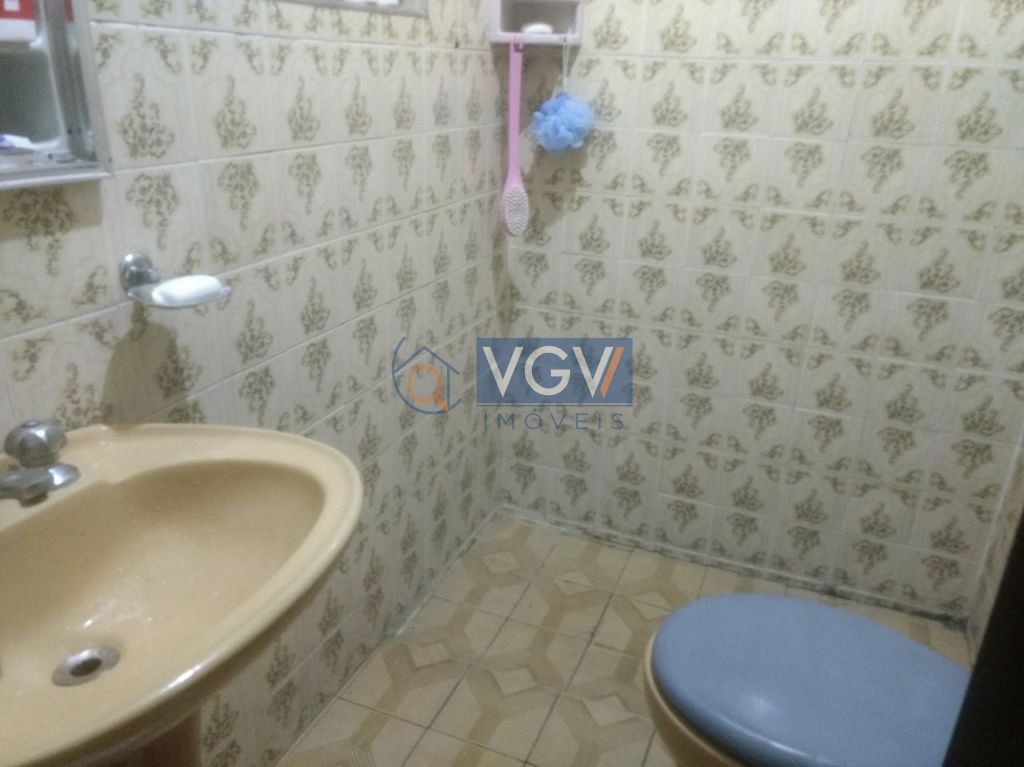 Casa à venda com 2 quartos, 80m² - Foto 13