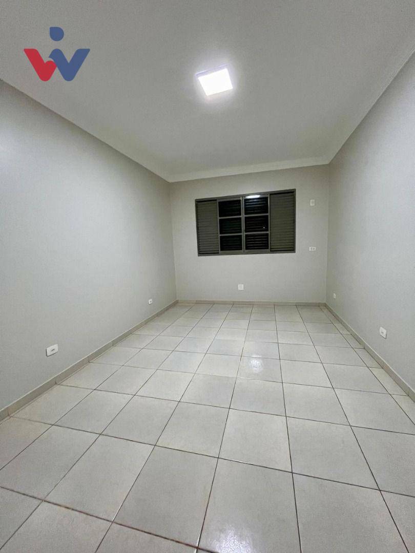 Casa à venda com 3 quartos, 200m² - Foto 12