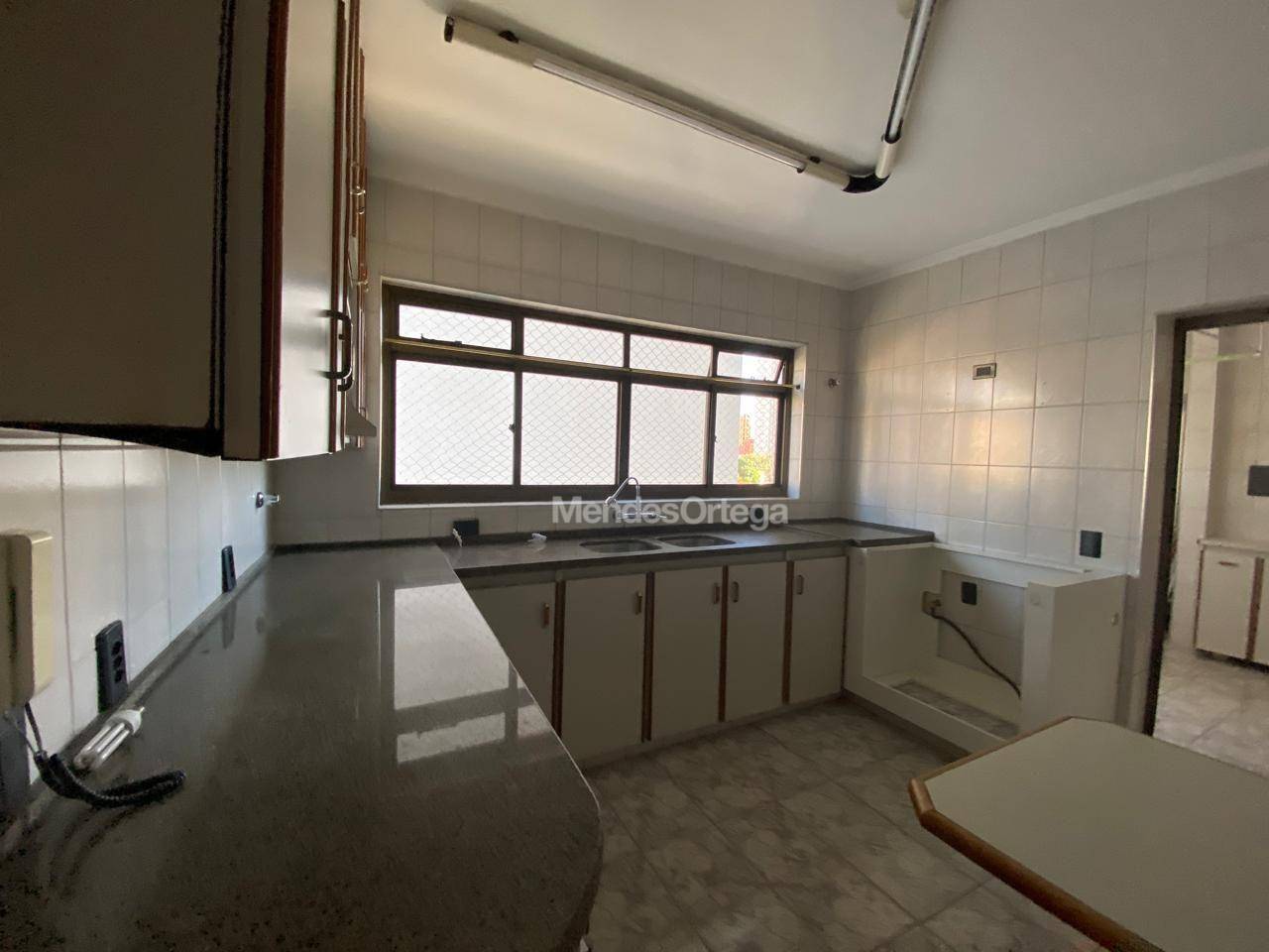 Apartamento para alugar com 3 quartos, 206m² - Foto 27