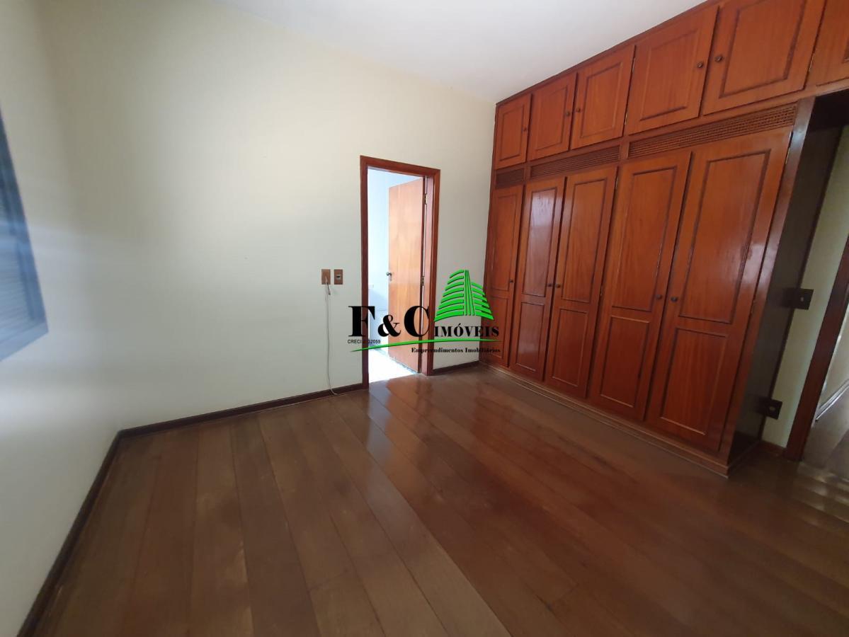 Casa à venda com 3 quartos, 356m² - Foto 15