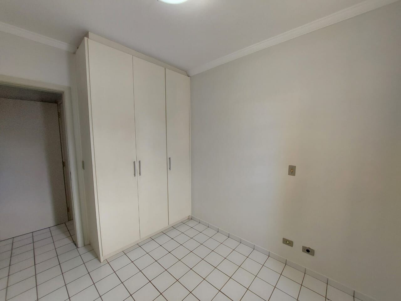 Apartamento para alugar com 2 quartos, 70m² - Foto 3