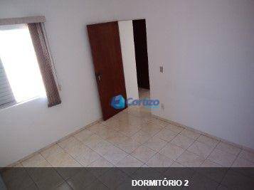 Apartamento à venda com 2 quartos, 68m² - Foto 2