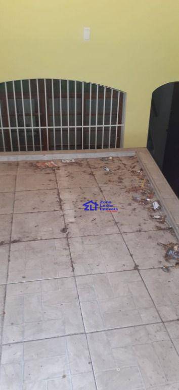 Sobrado à venda com 2 quartos, 140m² - Foto 2