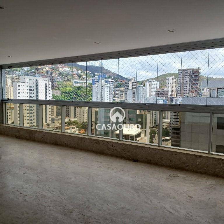 Apartamento à venda com 4 quartos, 217m² - Foto 1