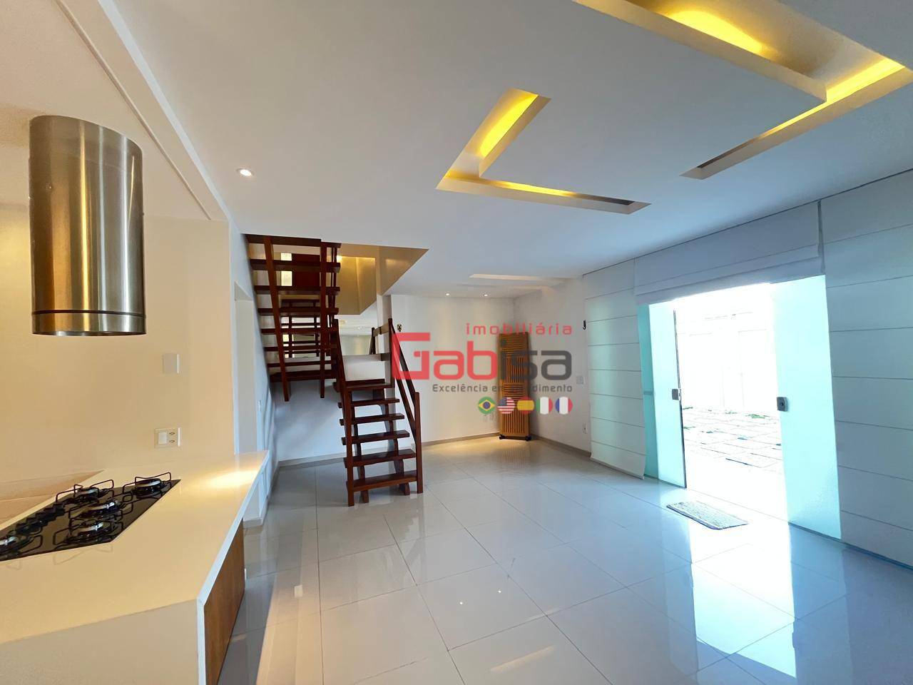 Casa à venda e aluguel com 4 quartos, 200m² - Foto 4