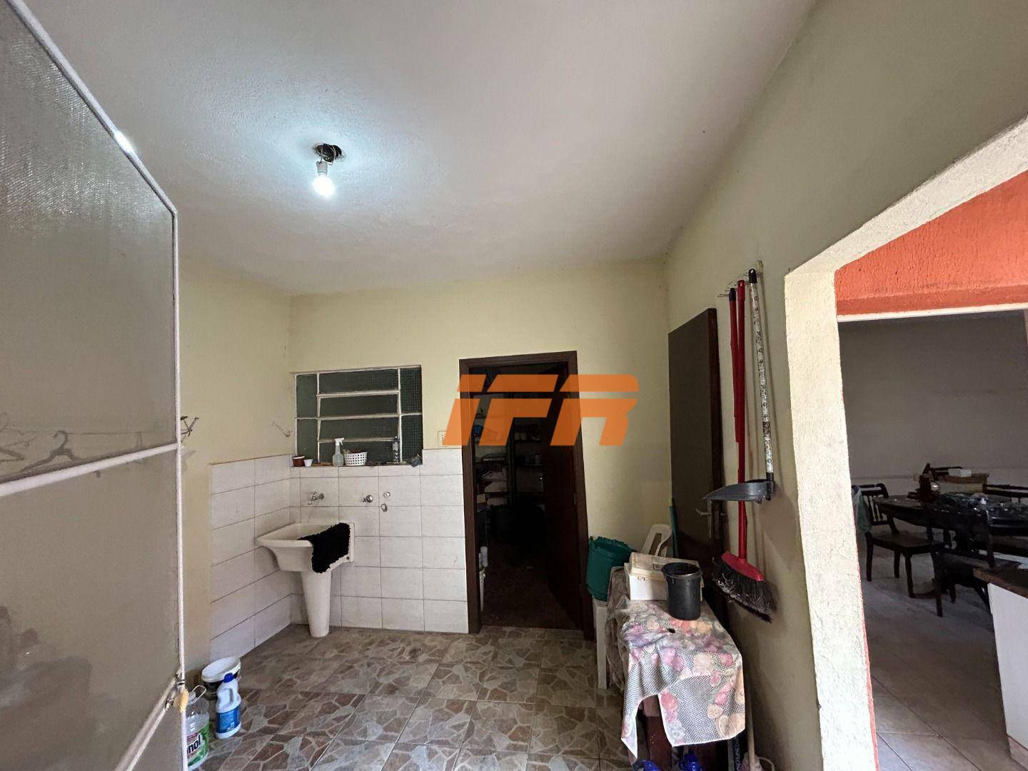 Casa à venda com 4 quartos, 180m² - Foto 22