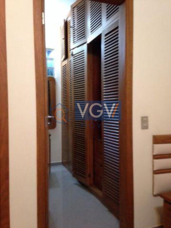 Casa à venda com 4 quartos, 300m² - Foto 11