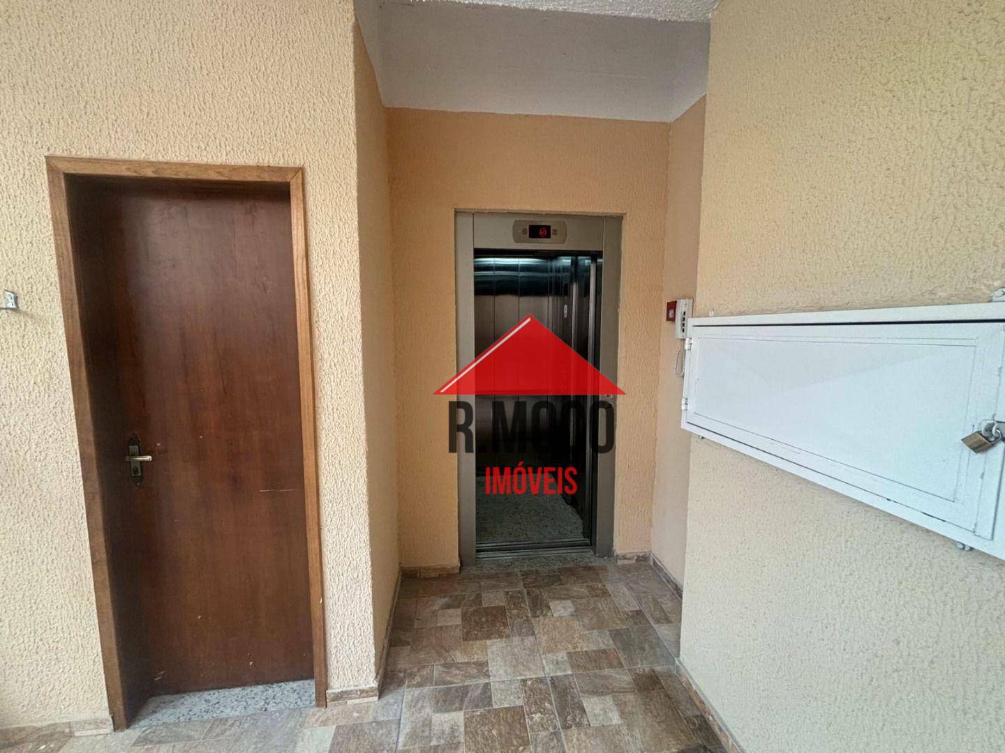 Apartamento à venda com 2 quartos, 40m² - Foto 11