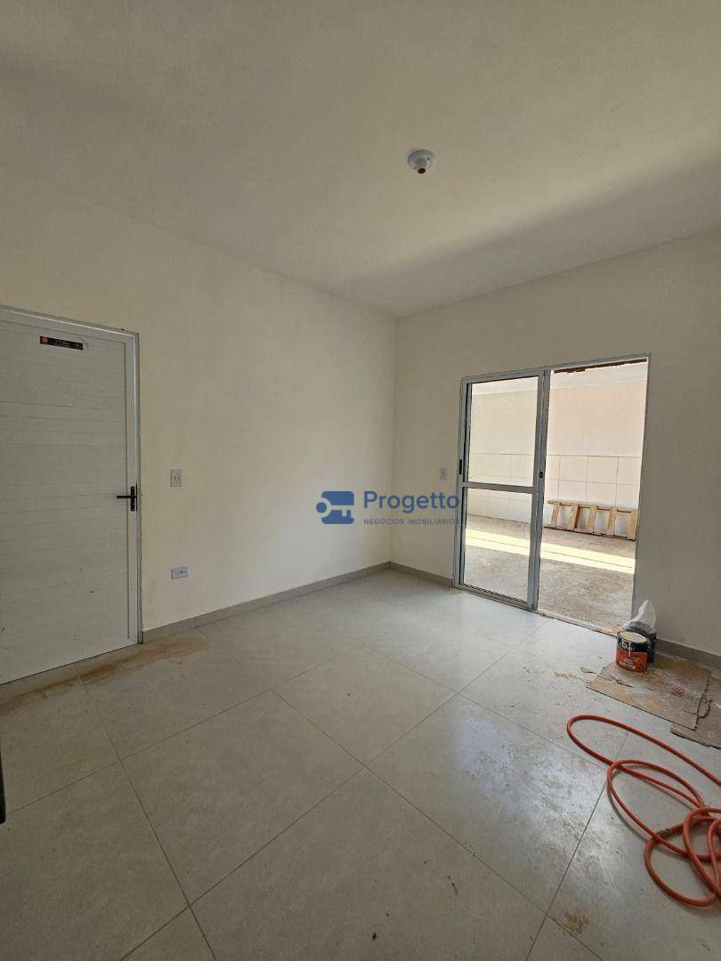 Casa à venda com 2 quartos, 60m² - Foto 5