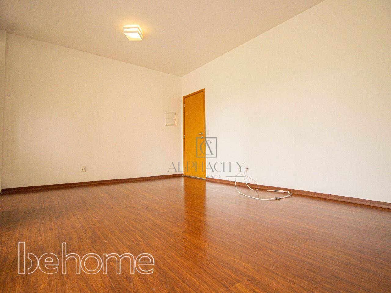 Apartamento à venda com 2 quartos, 72m² - Foto 3