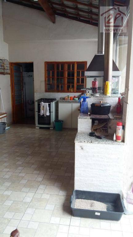 Casa à venda com 3 quartos, 200m² - Foto 19