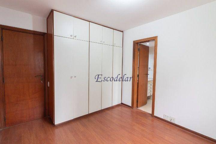 Apartamento para alugar com 4 quartos, 208m² - Foto 18